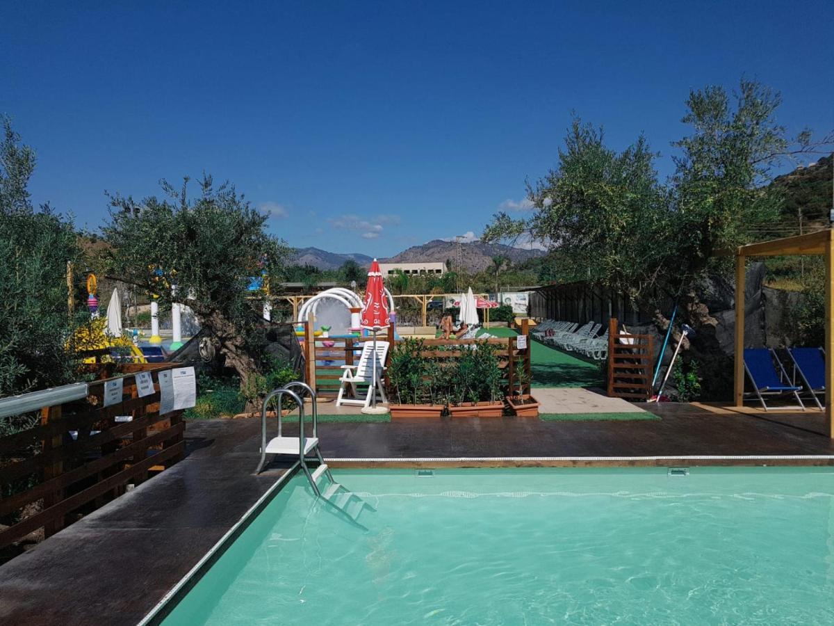 Glamping Alcantara Motta Camastra Exterior photo